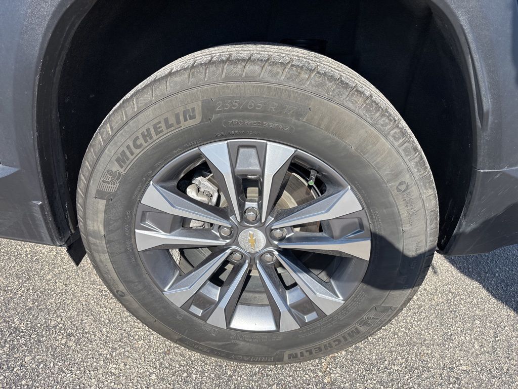 Used 2025 Chevrolet Equinox SUV
