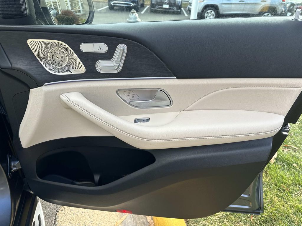 Thumbnail: 2022 Mercedes-Benz GLE - 19