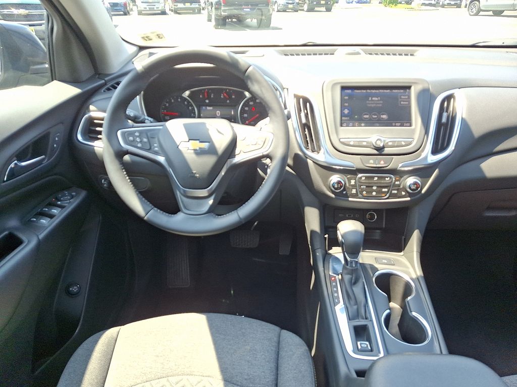 Thumbnail: 2022 Chevrolet Equinox - 12