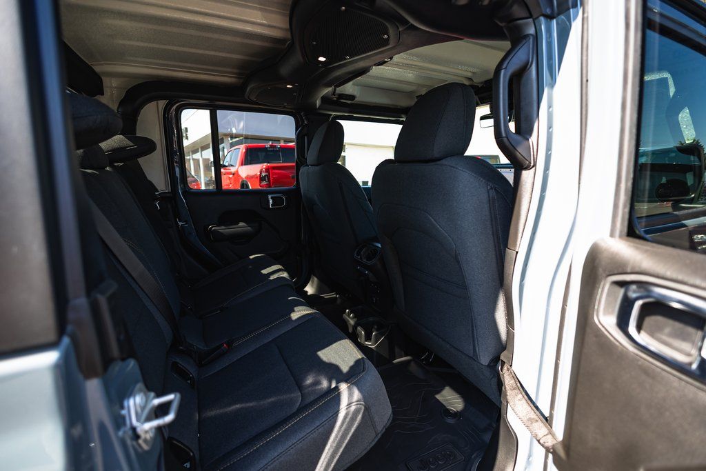 2025 Jeep Gladiator Willys thumbnail 32