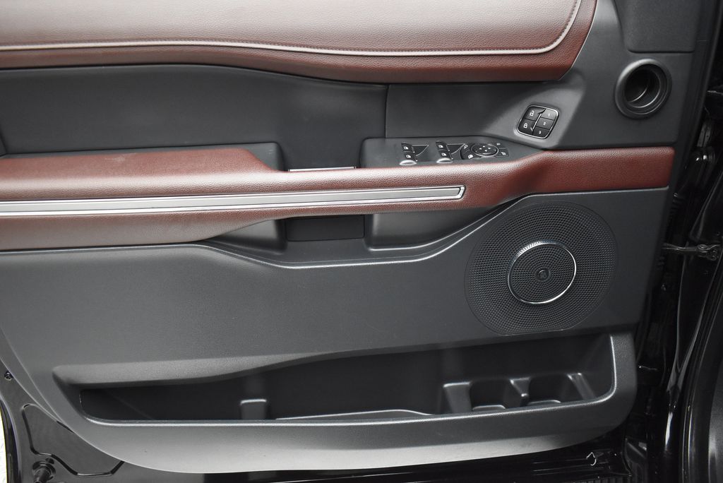 Thumbnail: 2023 Ford Expedition - 9