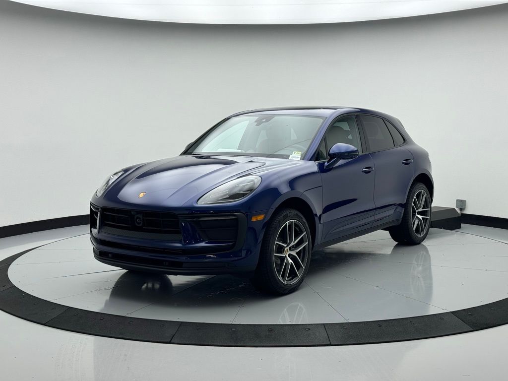 2024 Porsche Macan  -
                Chantilly, VA