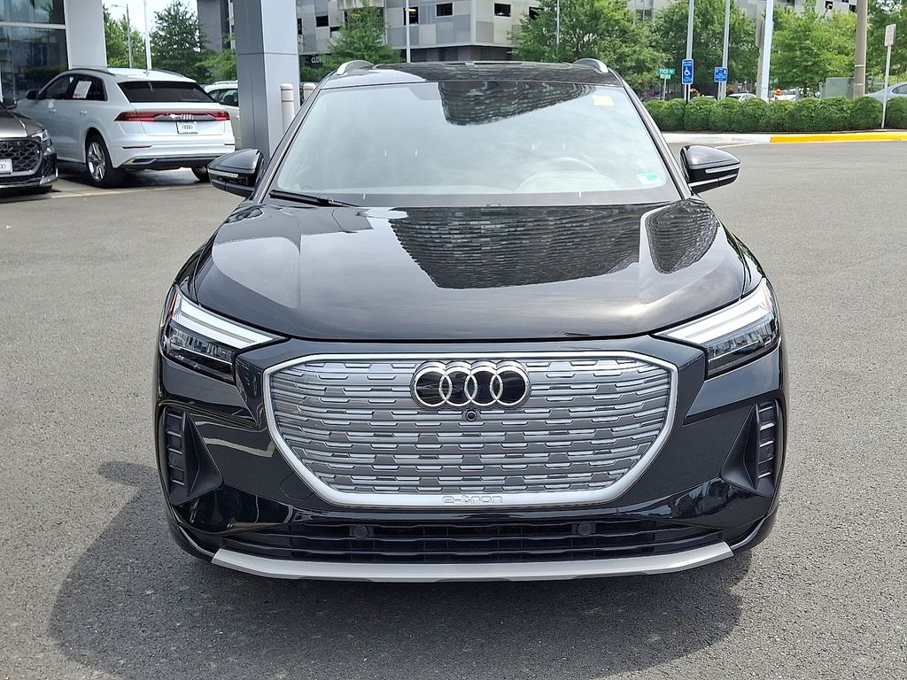 Thumbnail: 2023 Audi Q4 e-tron - 2