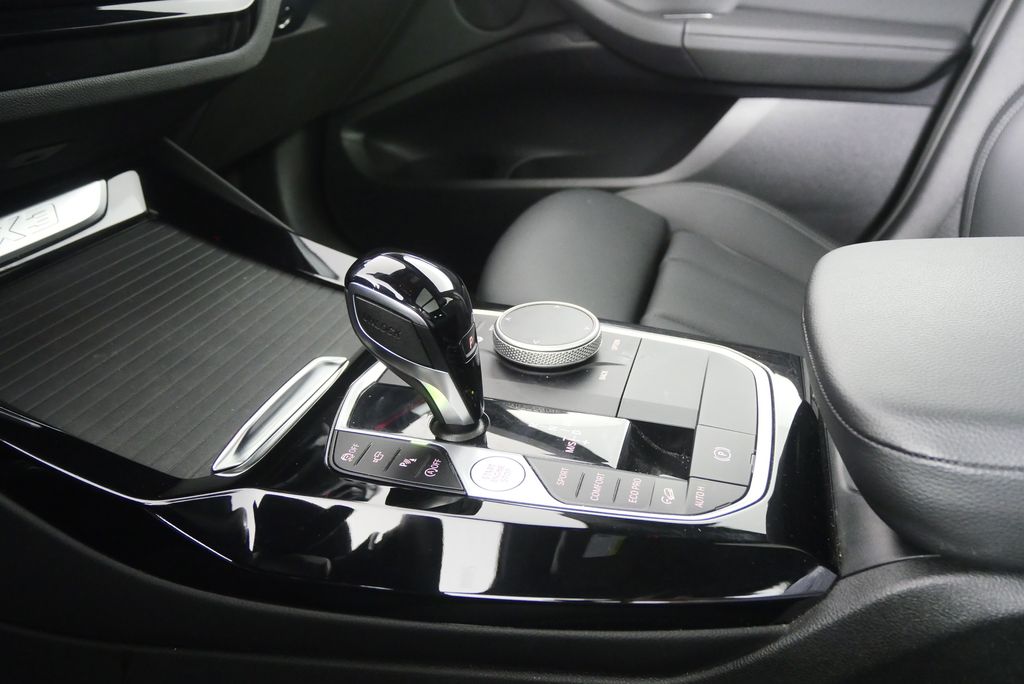 Thumbnail: 2024 BMW X3 - 24