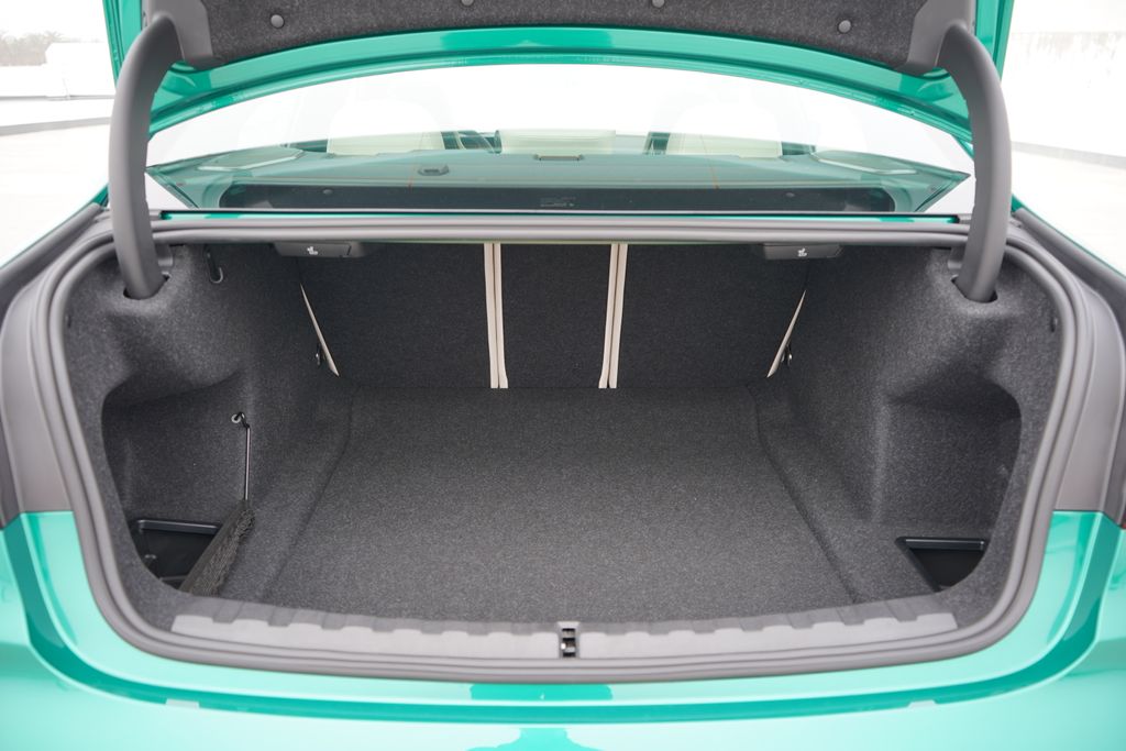 Thumbnail: 2026 BMW M3 - 22