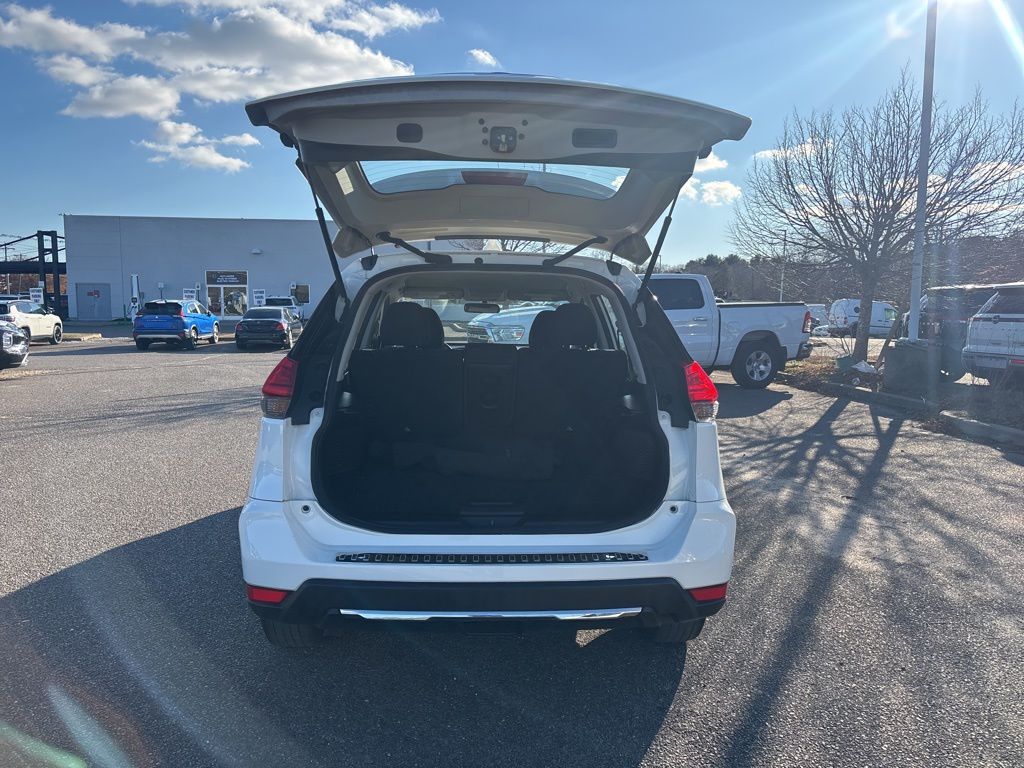 2017 Nissan Rogue S 8