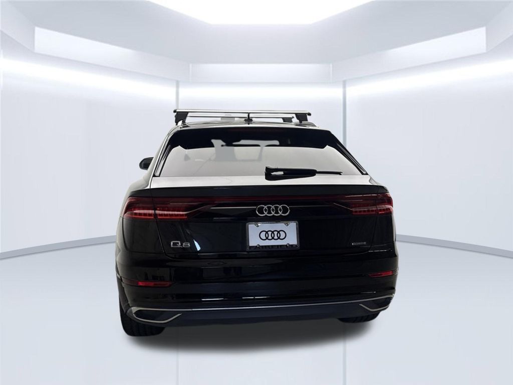 Thumbnail: 2023 Audi Q8 - 8