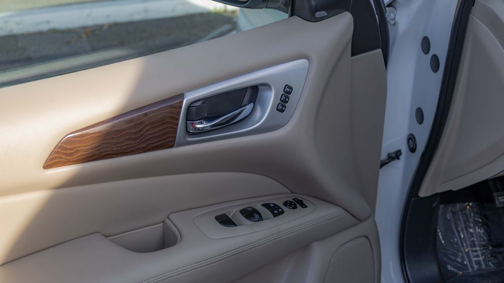 Used 2020 Nissan Pathfinder Platinum 4D Sport Utility