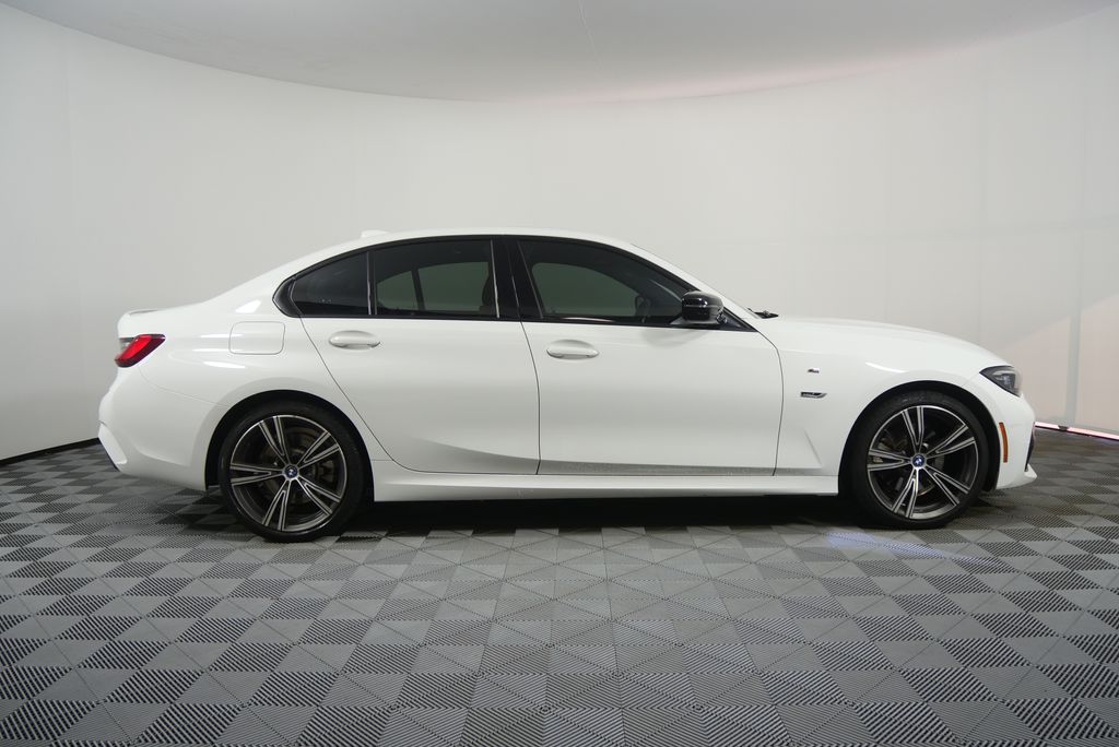 Thumbnail: 2022 BMW 3 Series - 2