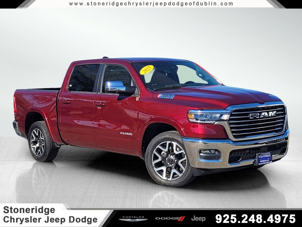 2025 RAM 1500 Laramie Crew Cab 4WD
