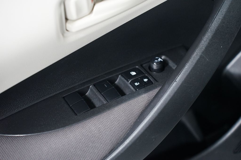 Thumbnail: 2023 Toyota Corolla - 28