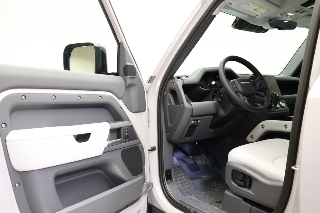 Thumbnail: 2026 Land Rover Defender - 28