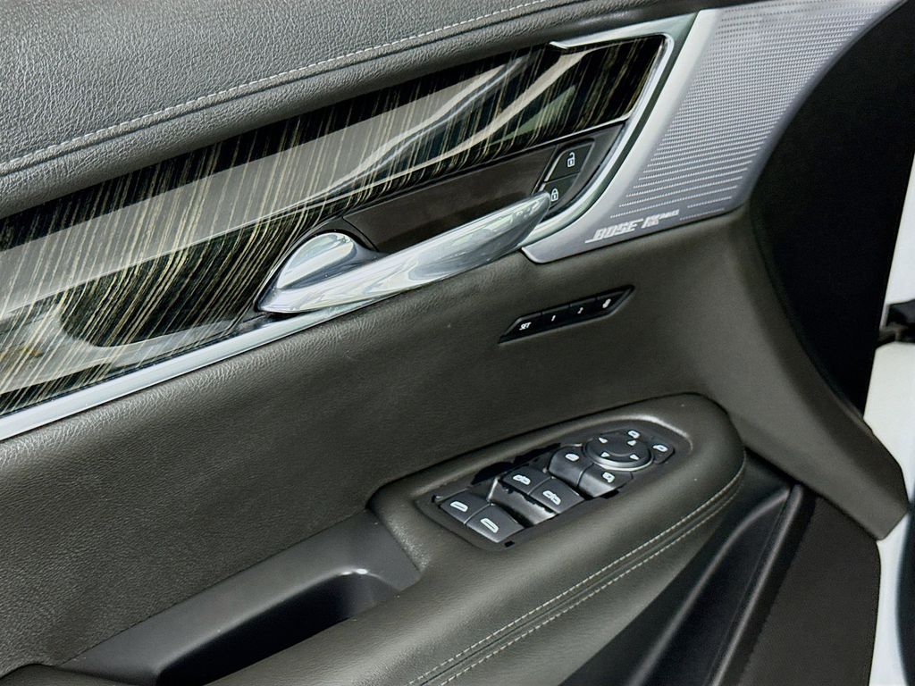 Thumbnail: 2021 Cadillac XT6 - 18