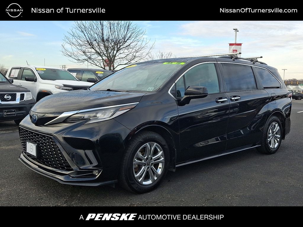 Thumbnail: 2022 Toyota Sienna - 1