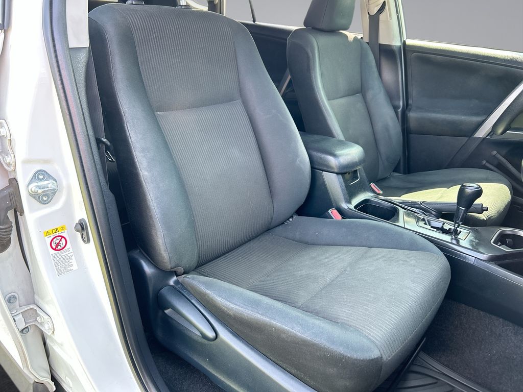 Thumbnail: 2018 Toyota RAV4 - 29