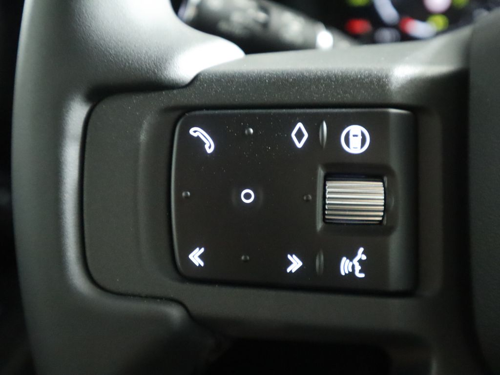 Thumbnail: 2025 Land Rover Defender - 12