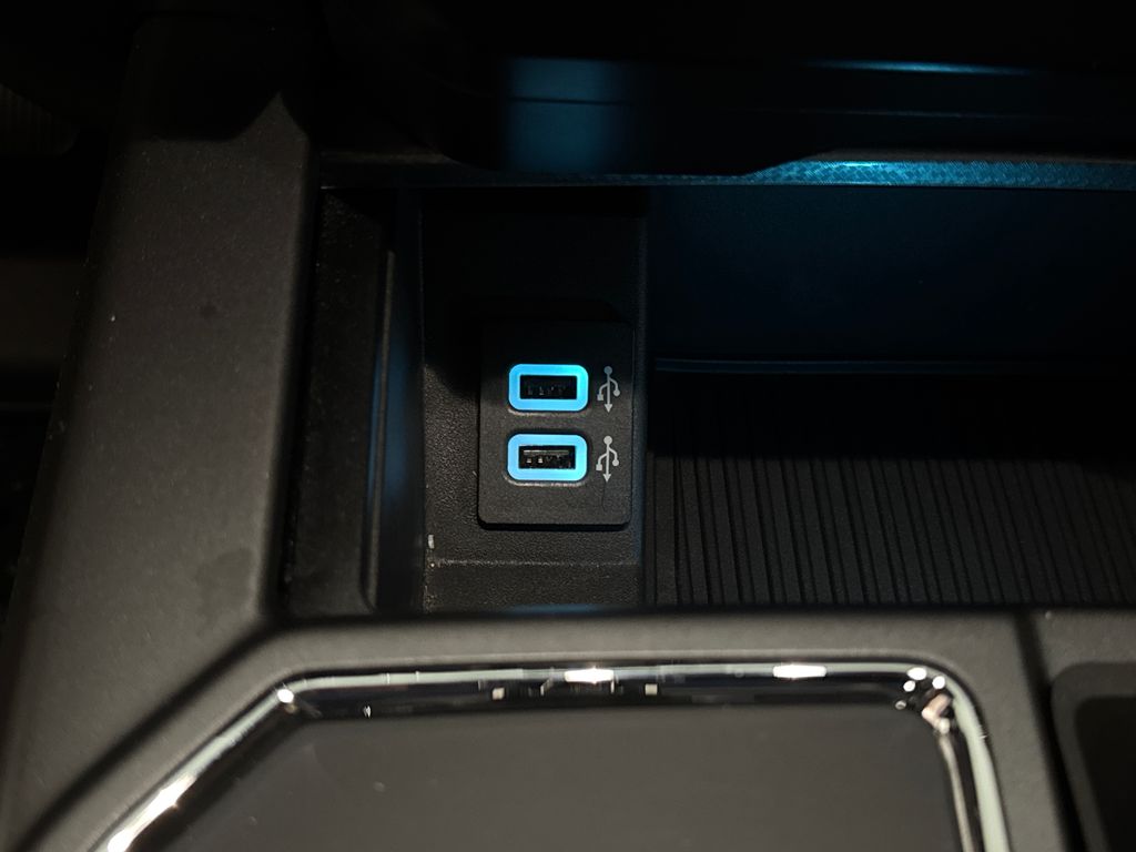Used 2017 Gray Ford XLT image 25