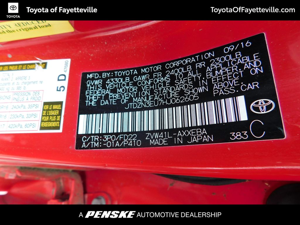 Thumbnail: 2017 Toyota Prius v - 8