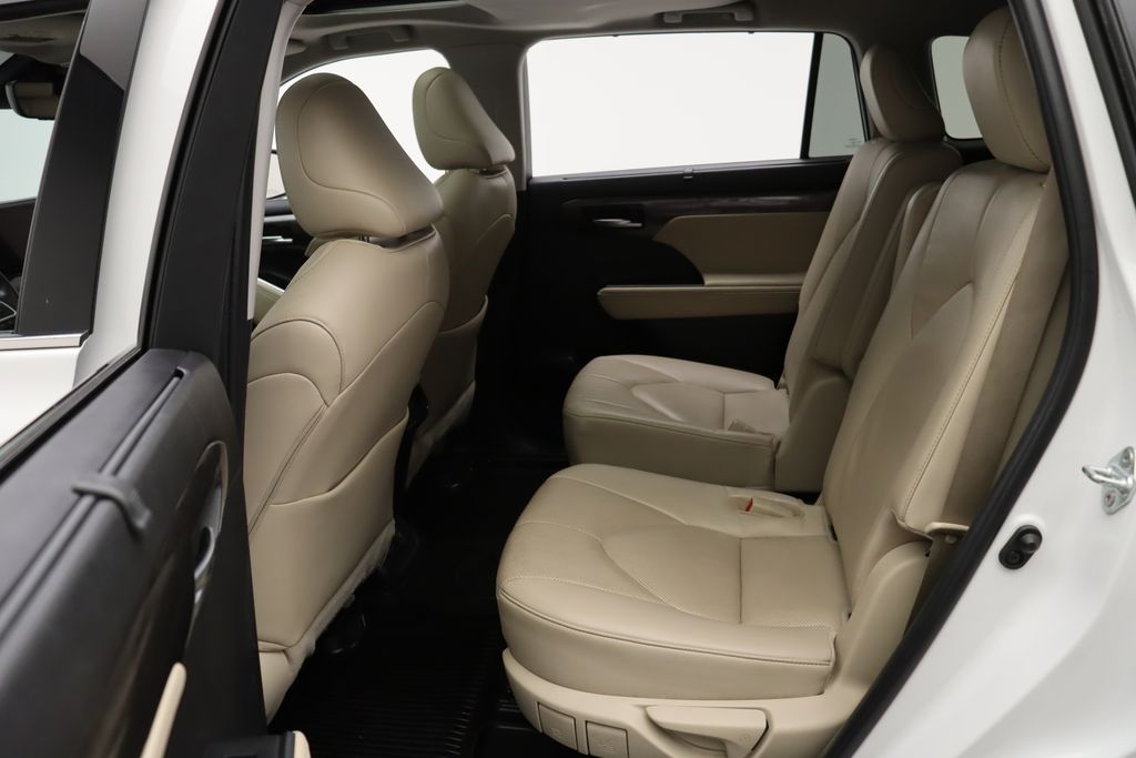 2023 Toyota Highlander Limited 19