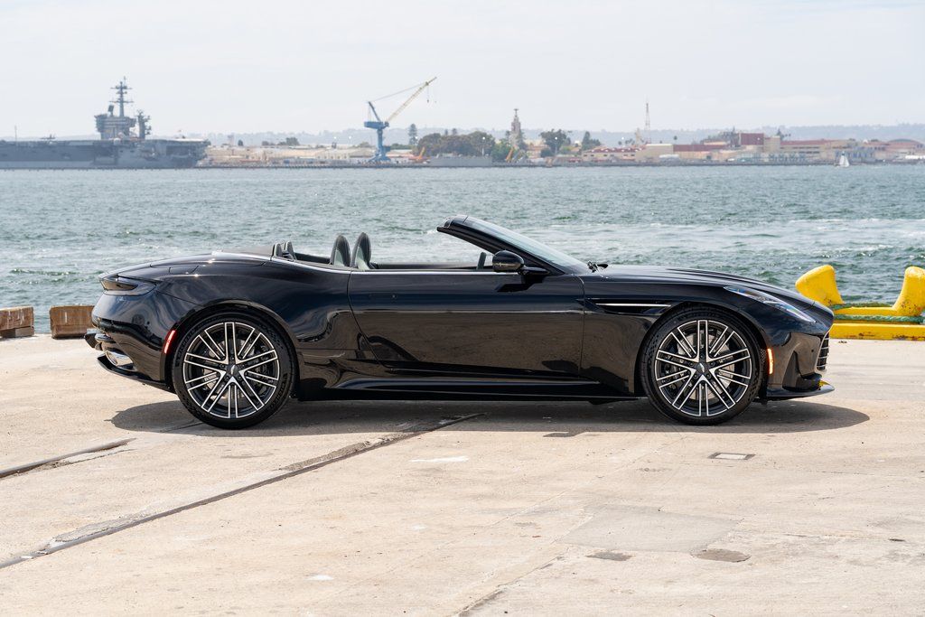 Aston Martin 2026 DB12 Volante