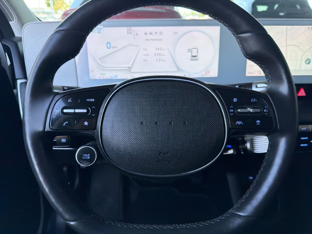 Used 2024 White Hyundai SEL image 24