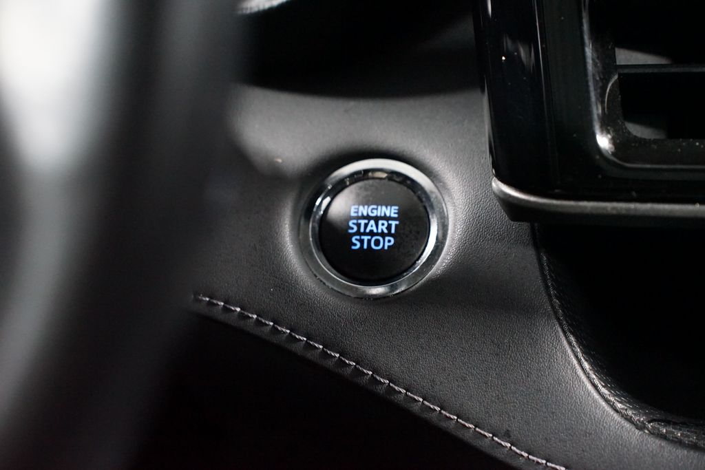 Thumbnail: 2022 Toyota Highlander - 20