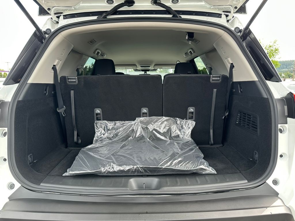 2025 Nissan Pathfinder S