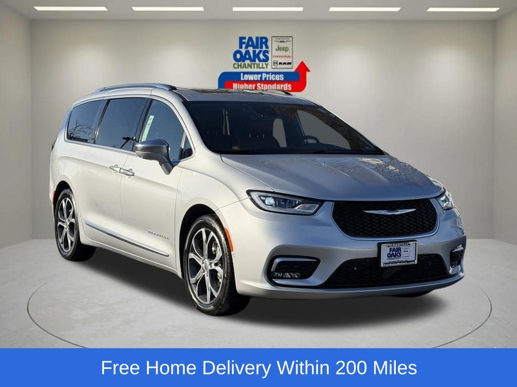 Silver Mist Clearcoat 2024 Chrysler Pacifica Pinnacle FWD Minivan Front-Wheel Drive 9-Speed Automatic