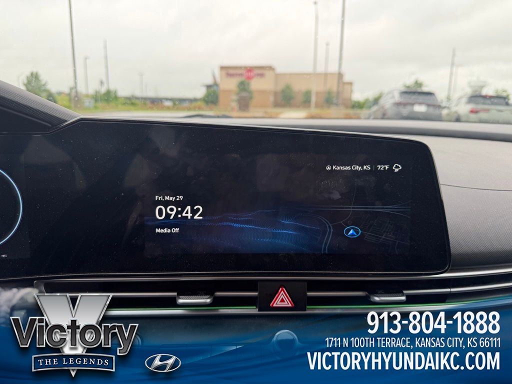 Used 2024 Gray Hyundai SEL image 20
