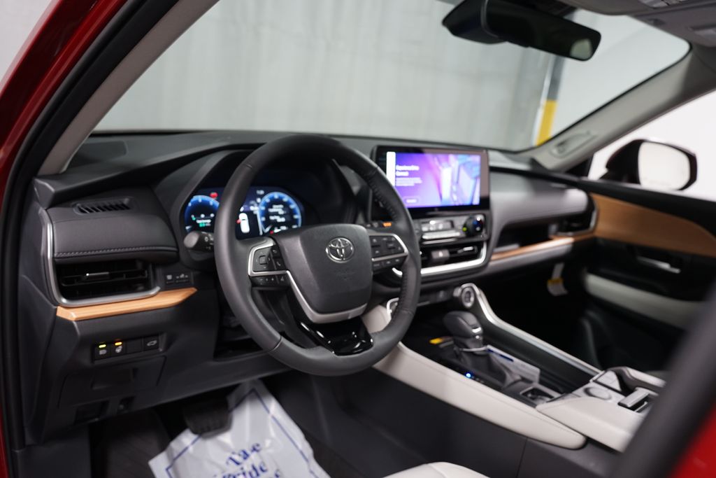 Thumbnail: 2026 Toyota Grand Highlander - 11