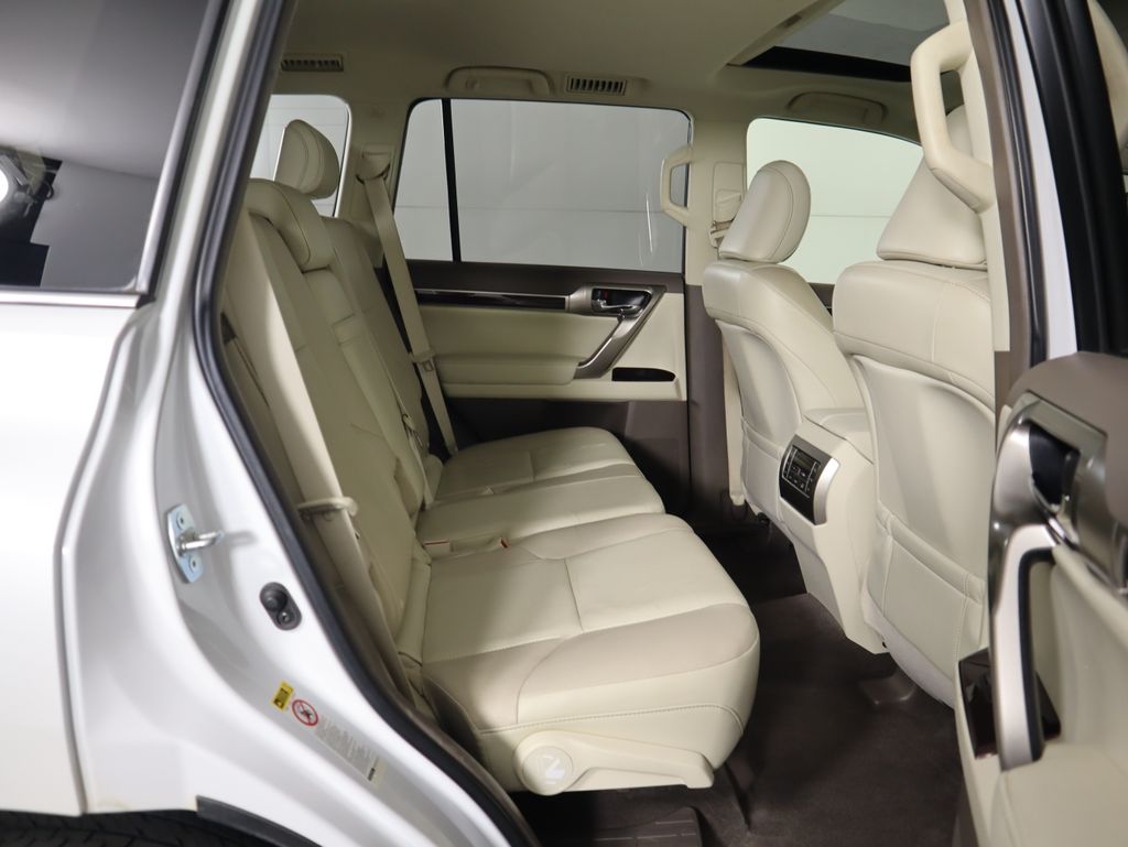 2017 Lexus GX 460 23