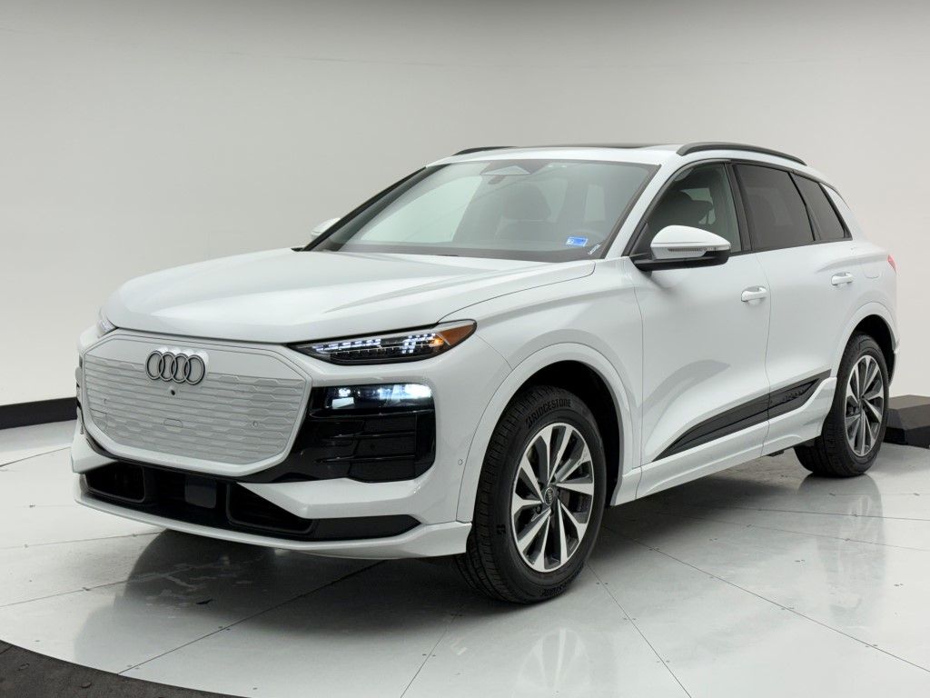 Thumbnail: 2025 Audi Q6 e-tron - 6