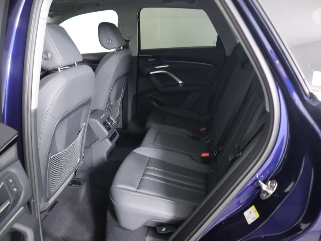 Thumbnail: 2025 Audi Q5 - 23