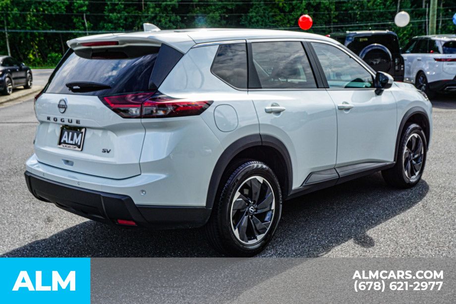Used 2024 White Nissan SV image 6
