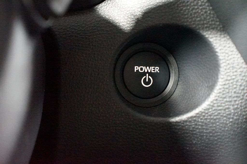 Thumbnail: 2025 Toyota Corolla Cross - 25