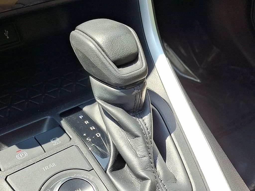 2021 Toyota RAV4 XLE 15