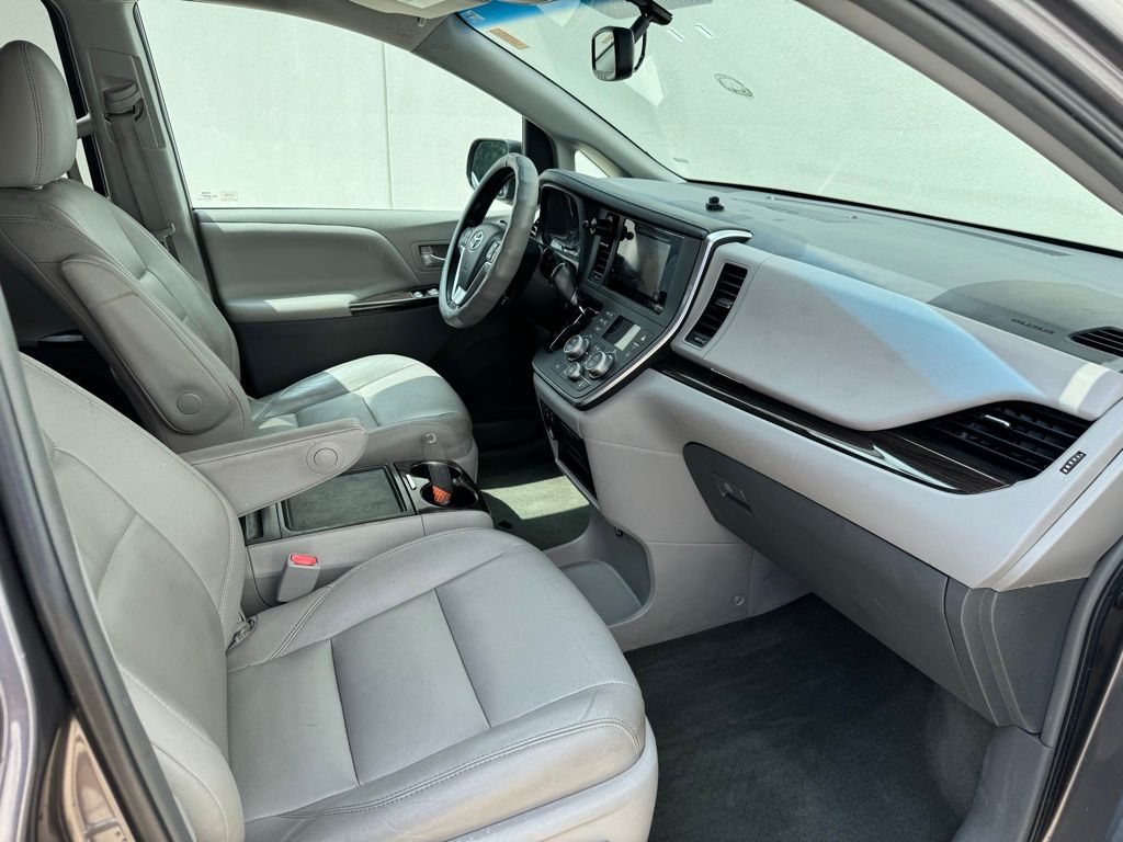 Used Car 2015 Toyota Sienna  L For Sale Under $20,000 In Georgetown, Texas