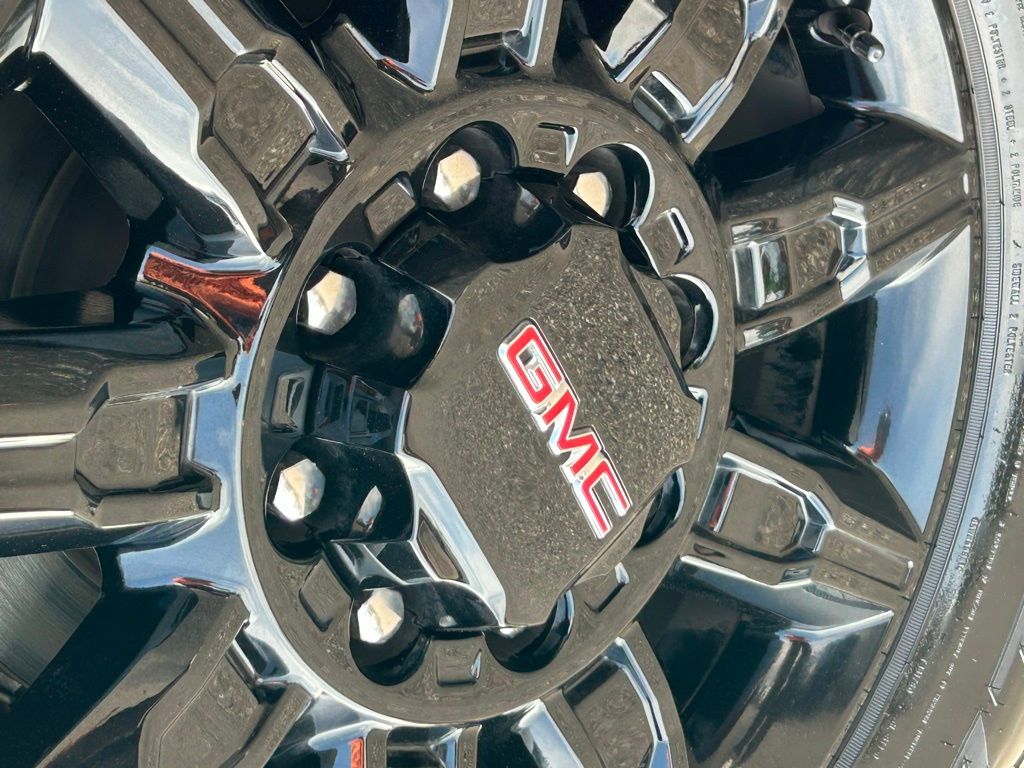 Used 2025 Black GMC AT4 image 87