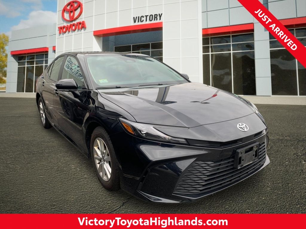 2025 Toyota Camry LE FWD