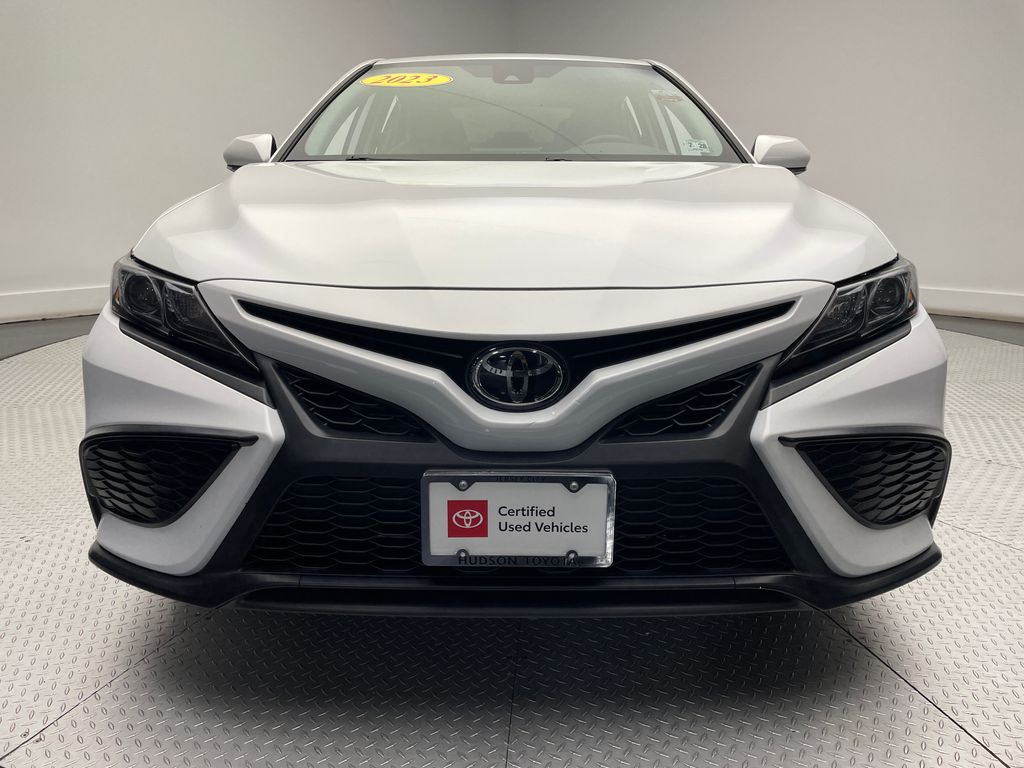 2023 Toyota Camry SE 2