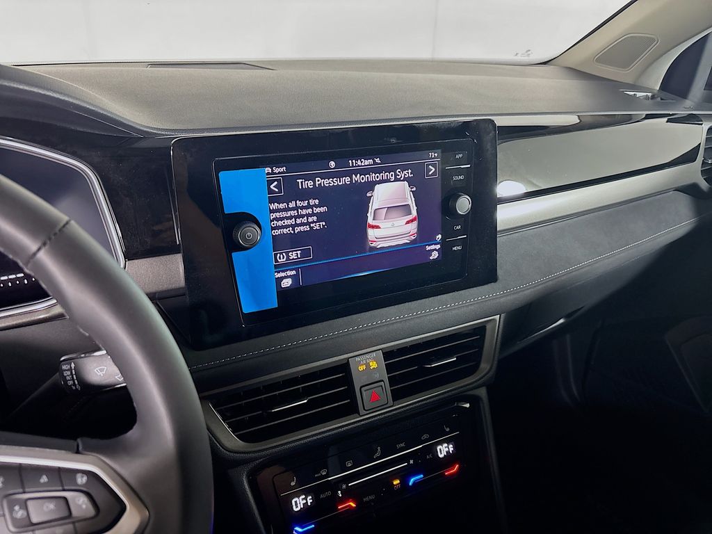 2025 Volkswagen Taos 1.5T SE