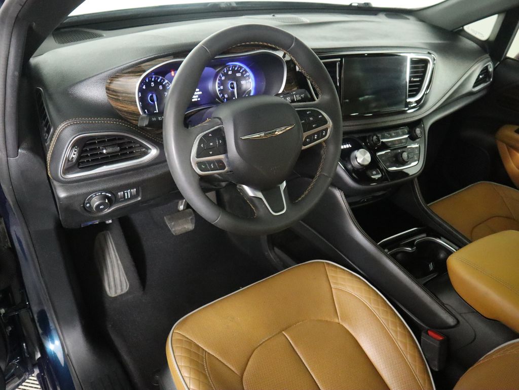 Thumbnail: 2022 Chrysler Pacifica - 9