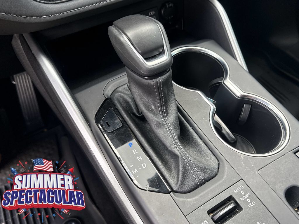 Used 2025 Toyota Highlander SUV