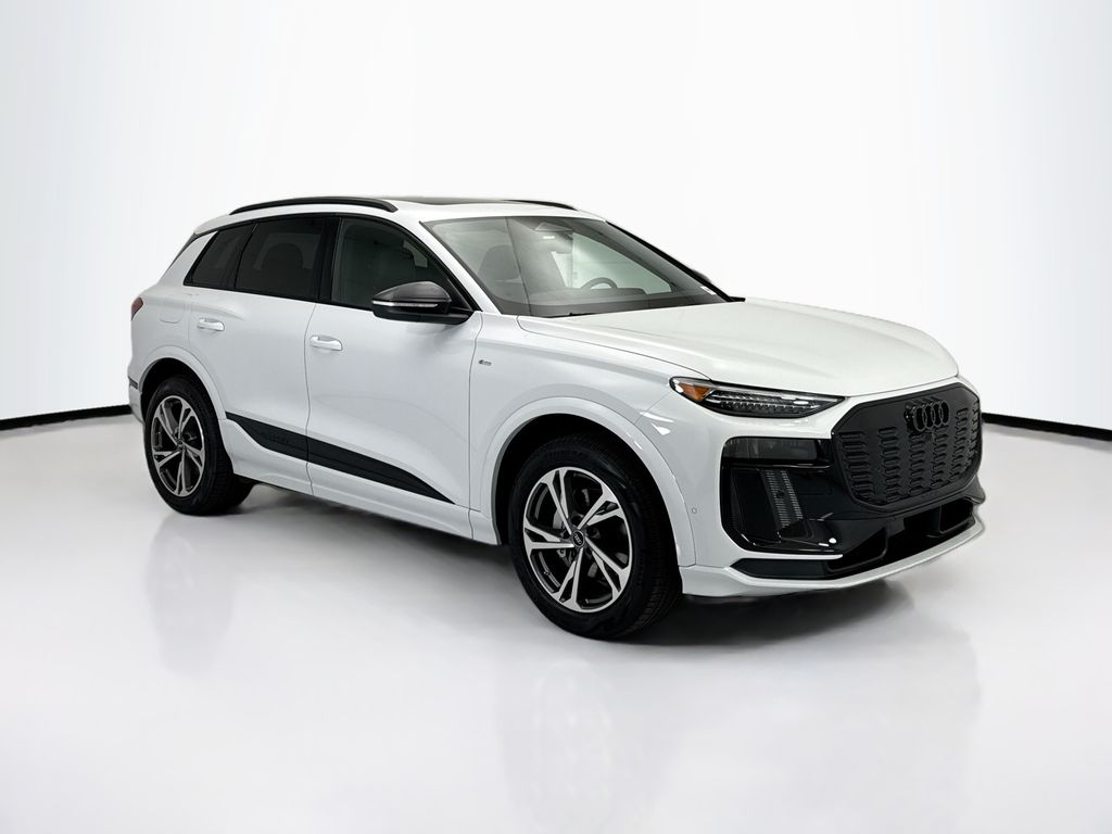 Thumbnail: 2027 Audi Q6 e-tron - 3