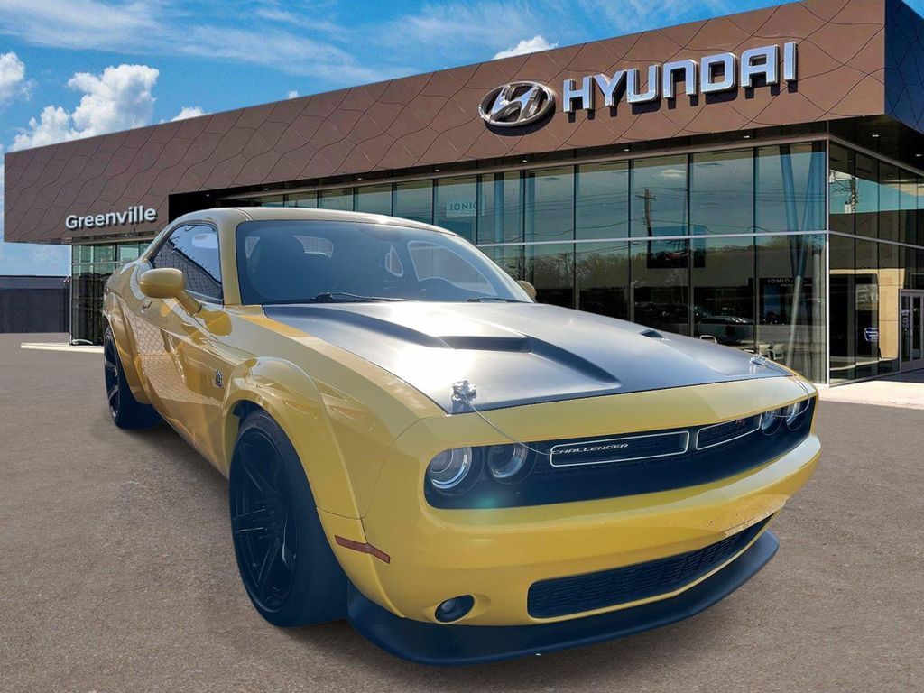 Yellow Jacket 2017 Dodge Challenger R/T Scat Pack RWD Coupe Rear-Wheel Drive 6-Speed Manual