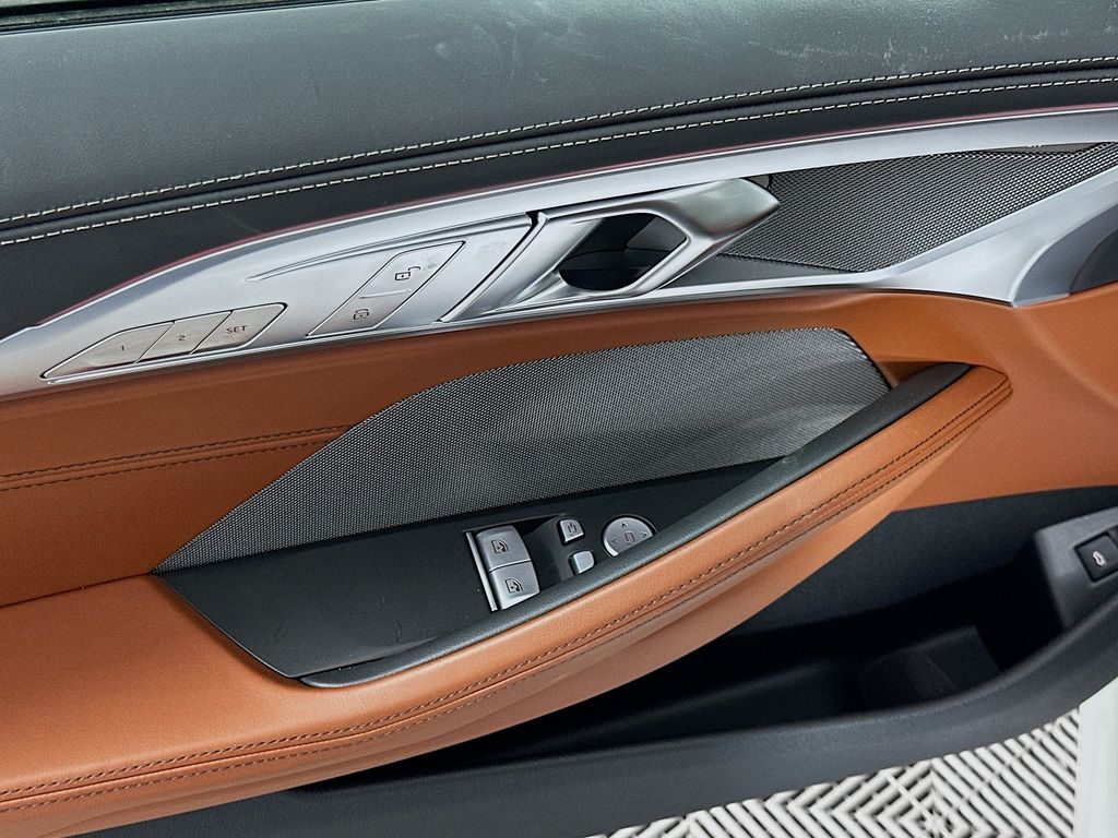 Thumbnail: 2026 BMW 8 Series - 19