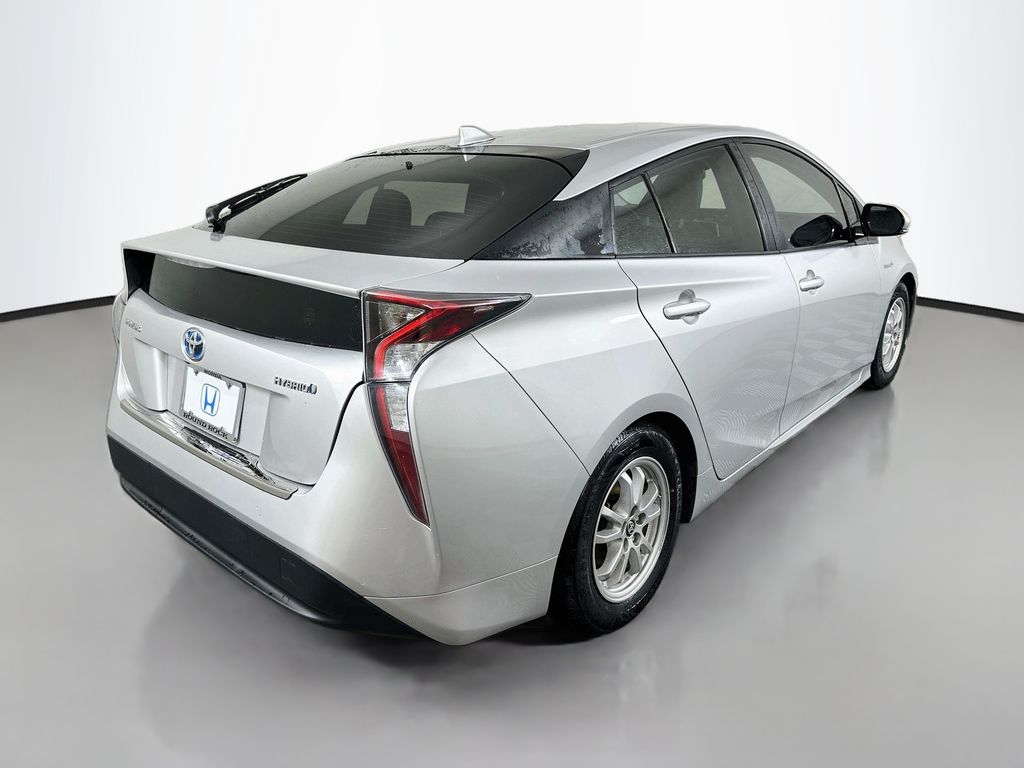 Thumbnail: 2016 Toyota Prius - 5