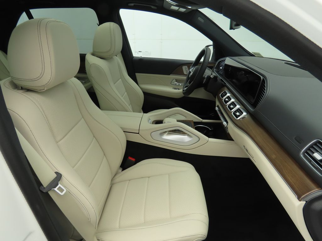 Thumbnail: 2026 Mercedes-Benz GLE - 22