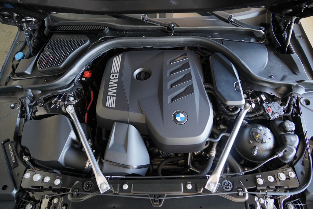 Thumbnail: 2027 BMW 5 Series - 22