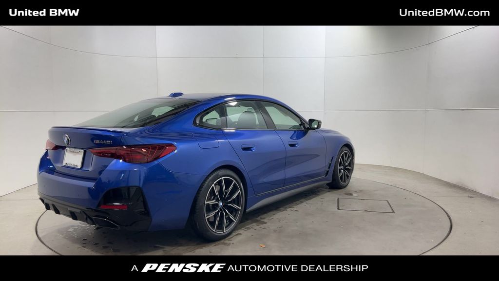 Thumbnail: 2025 BMW 4 Series - 8